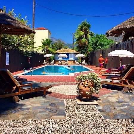 Santa Maura Aparthotel นีดรี ภายนอก รูปภาพ